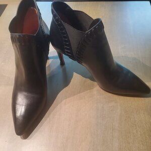 Santoni ankle boots, size 39 1/2 (U. S. 9 1/2), made in Italy